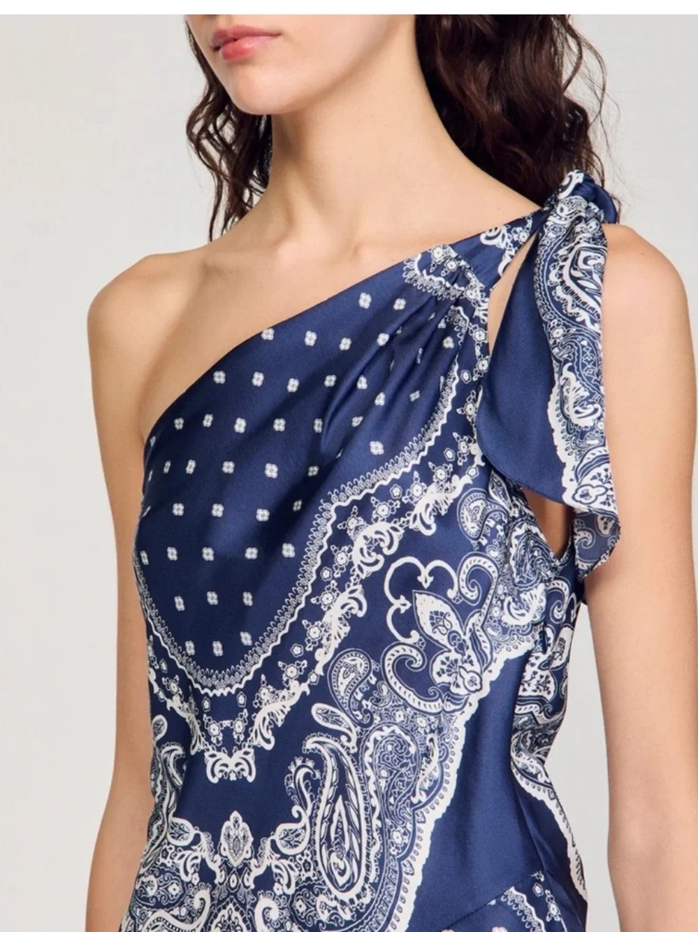 Orlana BANDANA-PRINT MAXI DRESS - Picture 3 of 5